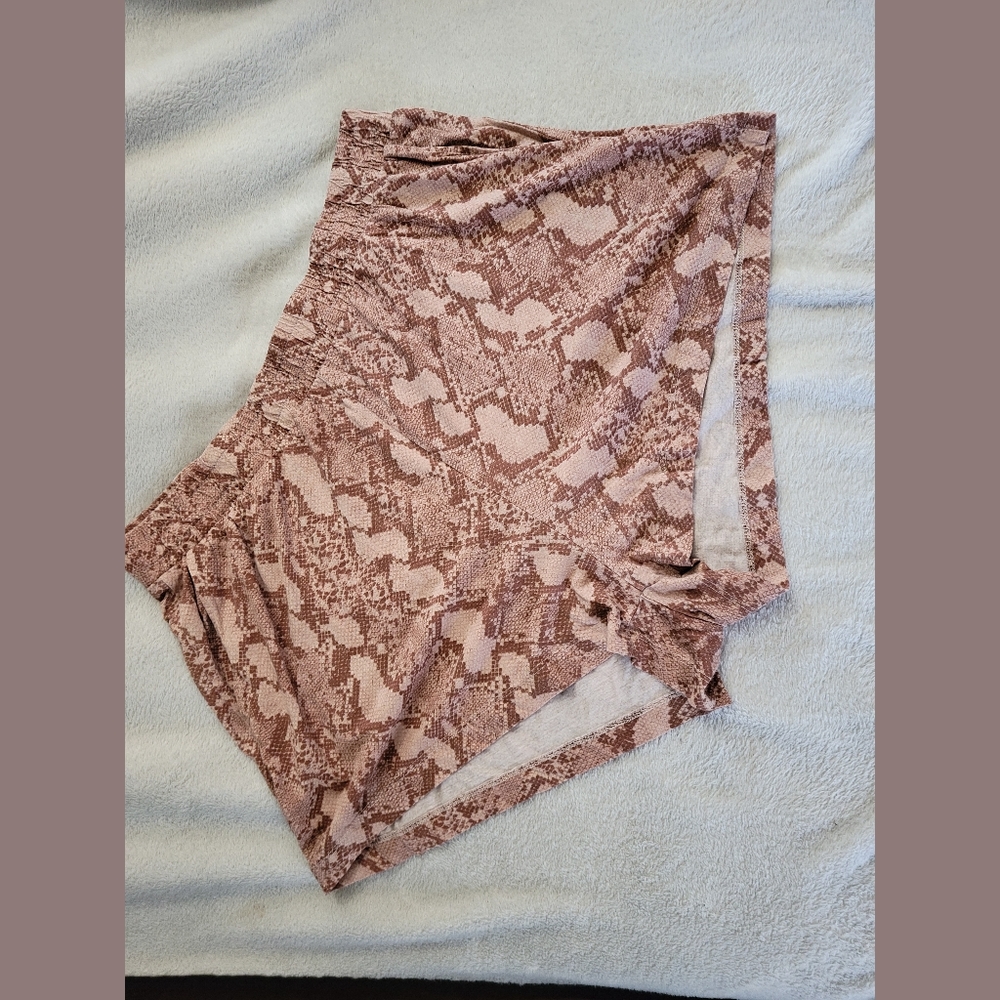 Women's super soft thick waistband shorts with pockets pink snake skin print